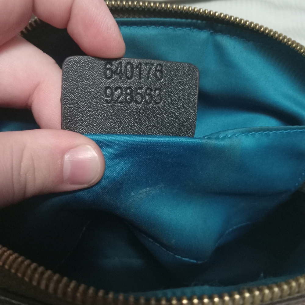 AUTHENTIC Gucci Brown Crossbody - Picture 3 of 6